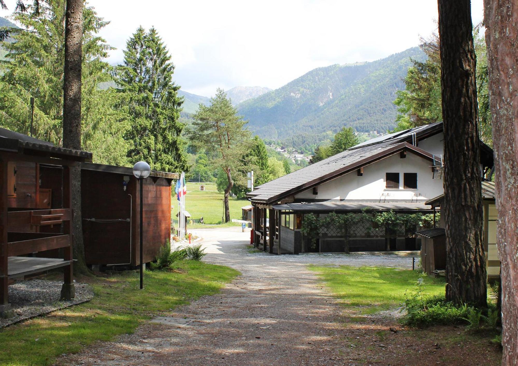 Camping La Pineta *
